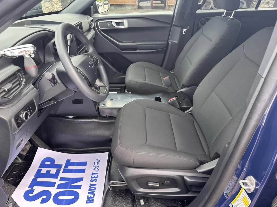 2025 Ford Explorer 6th Gen - Image 12 of 25