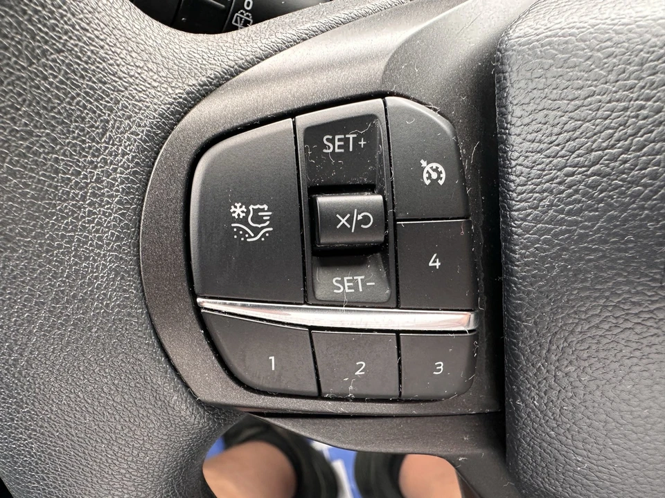 2025 Ford Explorer 6th Gen - Image 20 of 25