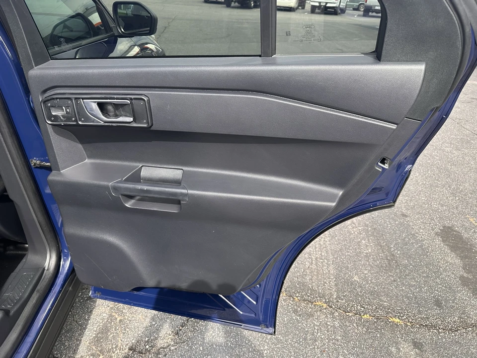 2025 Ford Explorer 6th Gen - Image 16 of 25