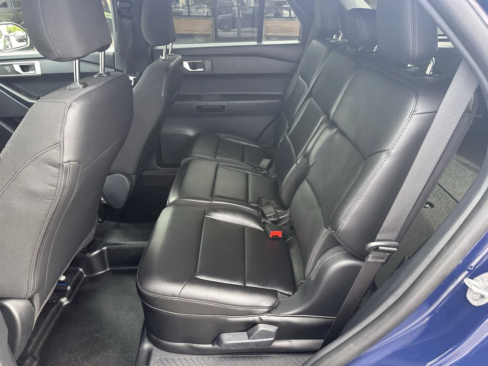2025 Ford Explorer 6th Gen - Image 14 of 25