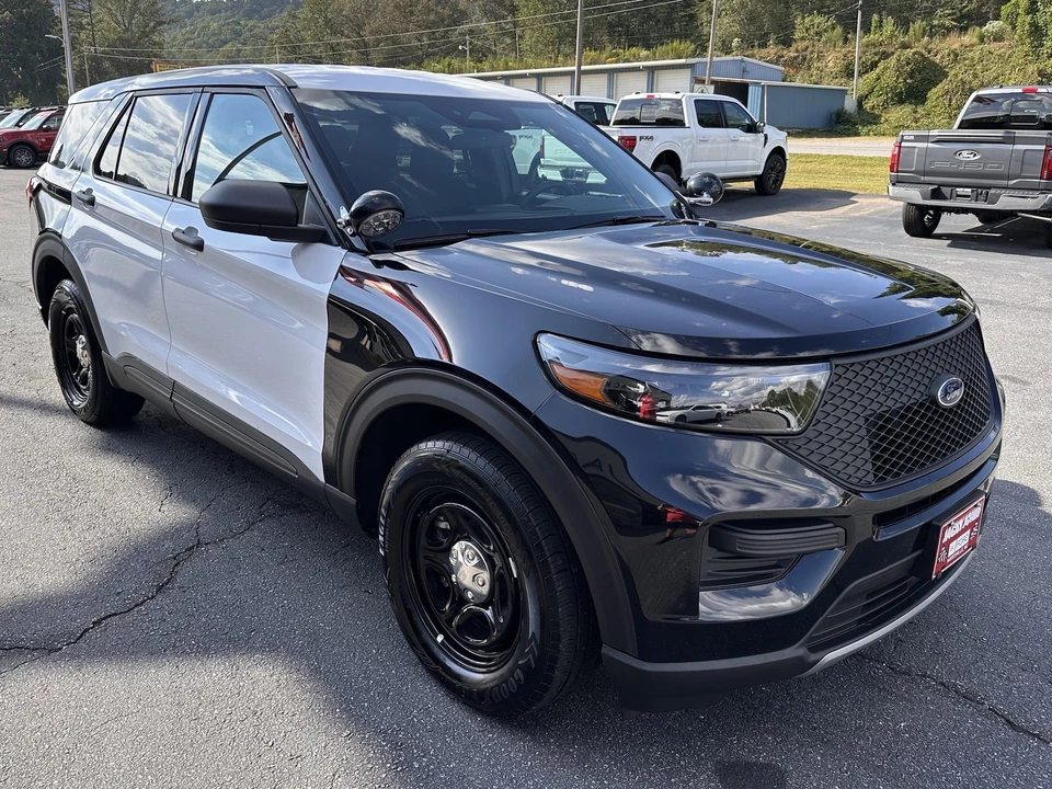 2025 Ford Explorer 6th Gen - Image 4 of 12