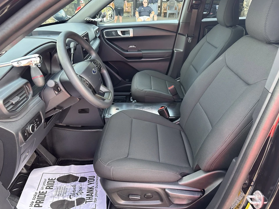 2025 Ford Explorer 6th Gen - Image 10 of 12