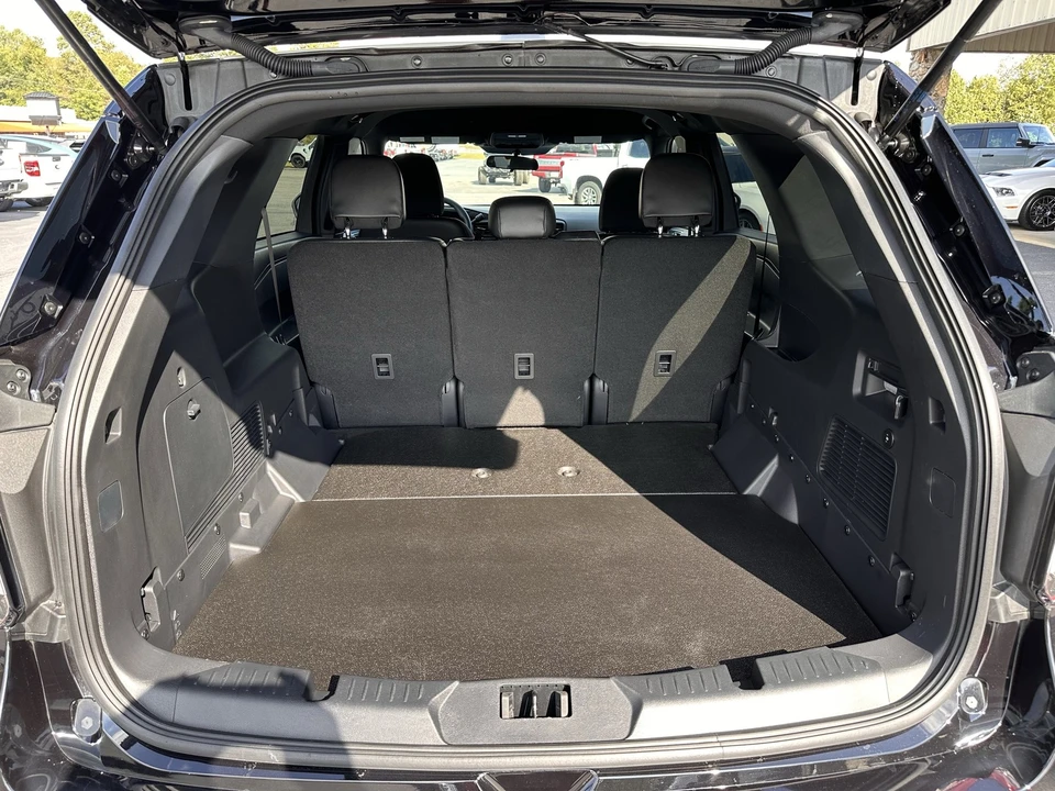 2025 Ford Explorer 6th Gen - Image 17 of 21