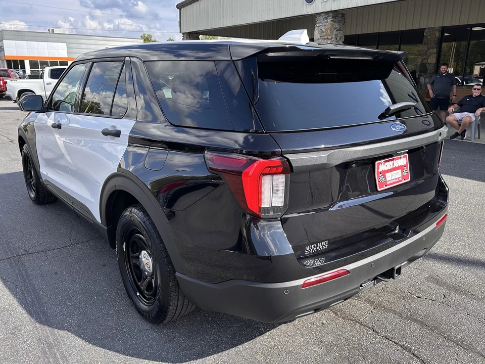 2025 Ford Explorer 6th Gen - Image 8 of 12