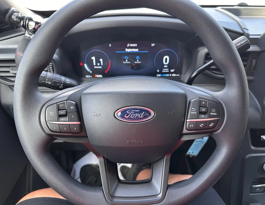 2025 Ford Explorer 6th Gen - Image 20 of 21