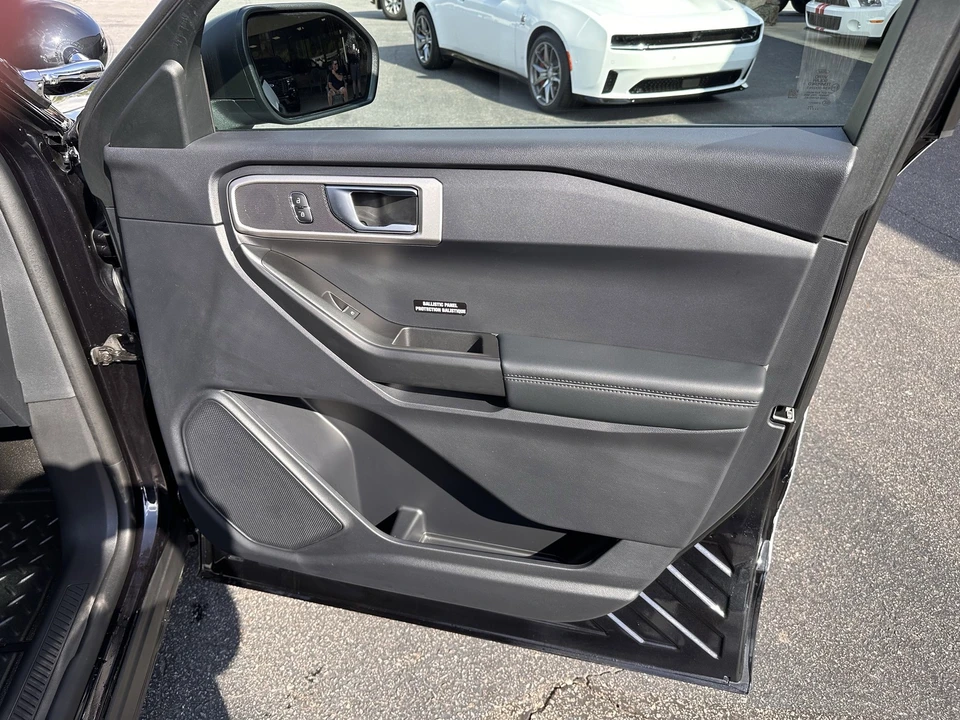 2025 Ford Explorer 6th Gen - Image 13 of 21