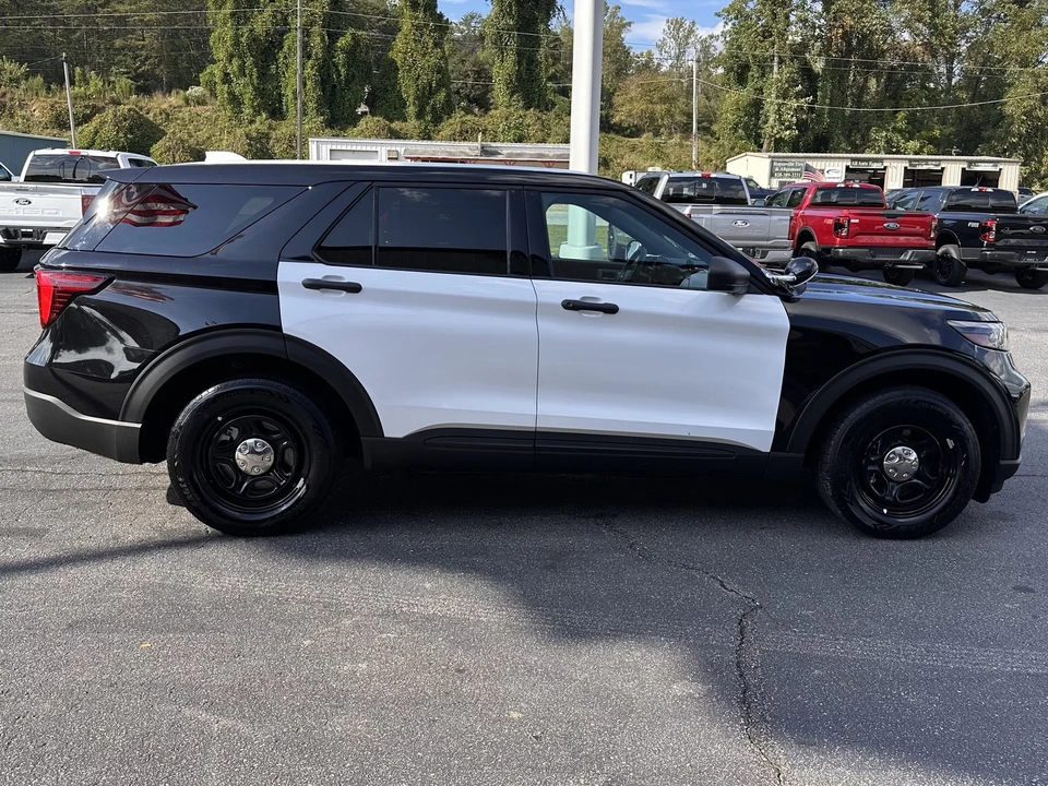 2025 Ford Explorer 6th Gen - Image 5 of 12