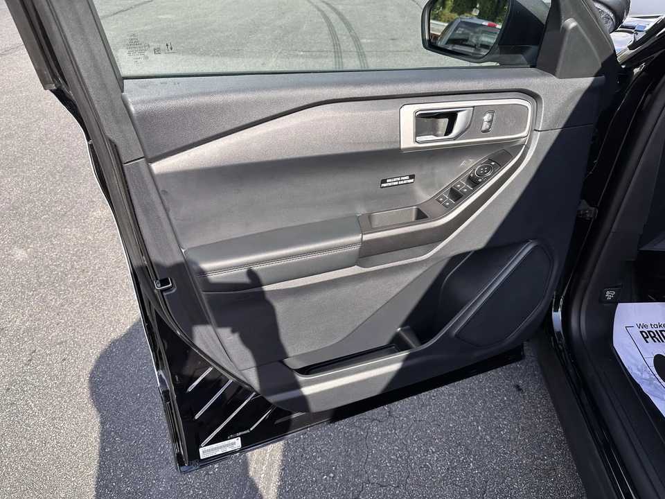 2025 Ford Explorer 6th Gen - Image 9 of 12