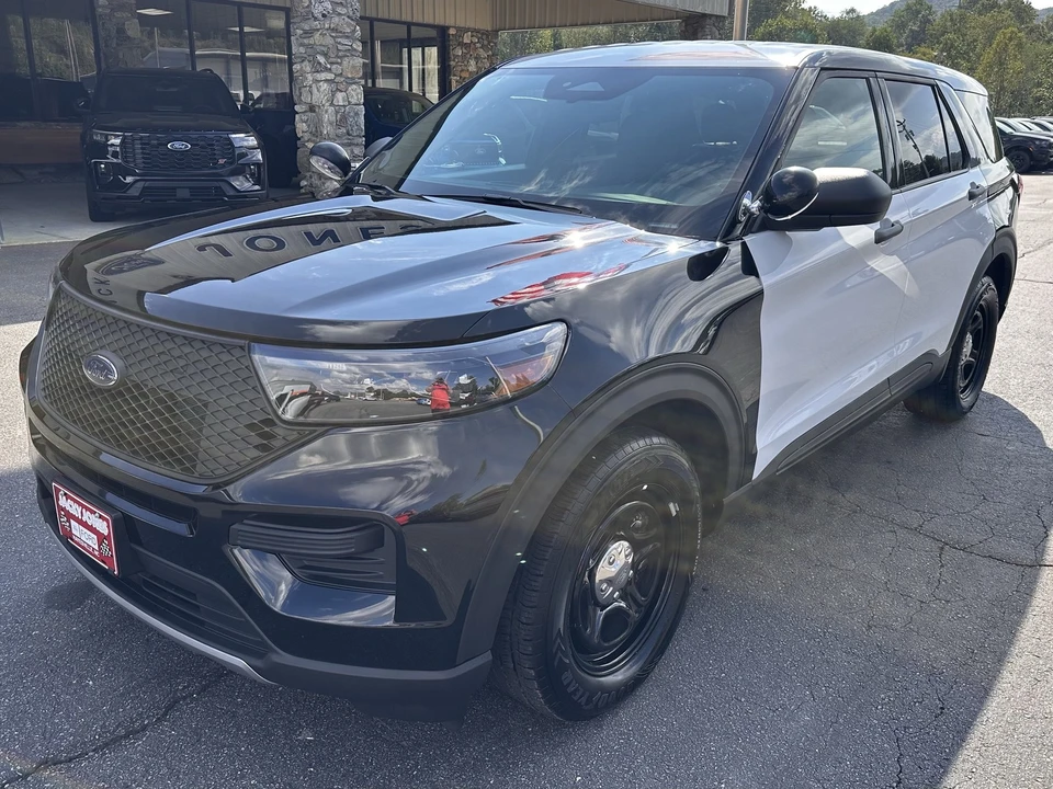 2025 Ford Explorer 6th Gen - Image 2 of 21