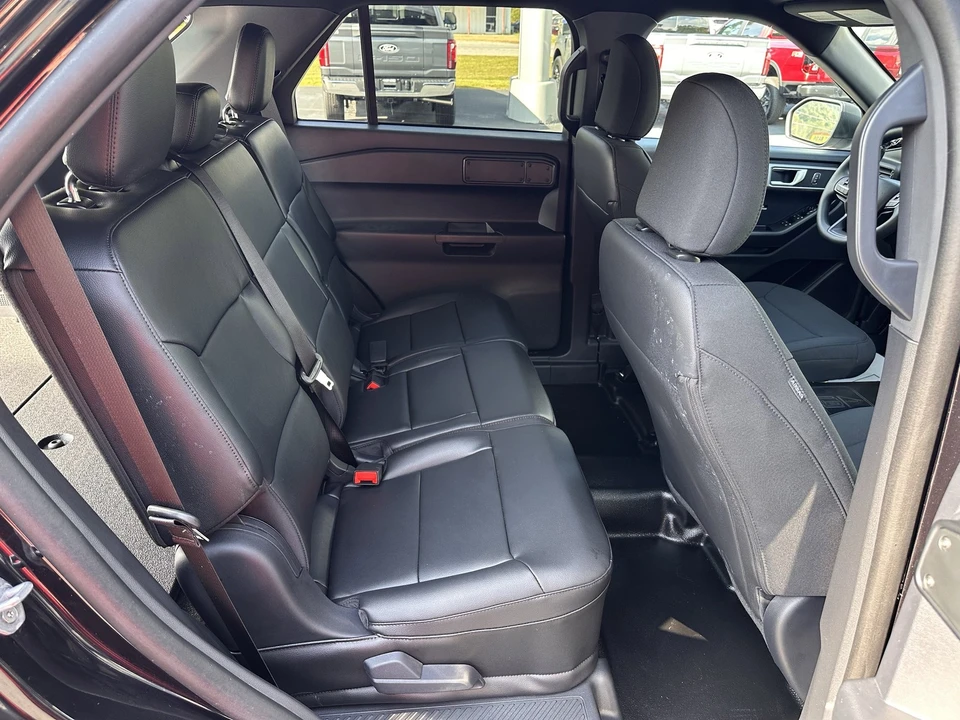 2025 Ford Explorer 6th Gen - Image 16 of 21