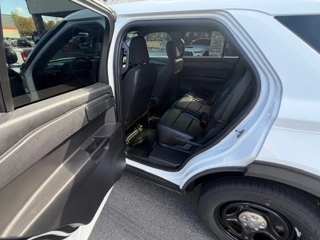 2025 Ford Explorer 6th Gen - Image 9 of 12