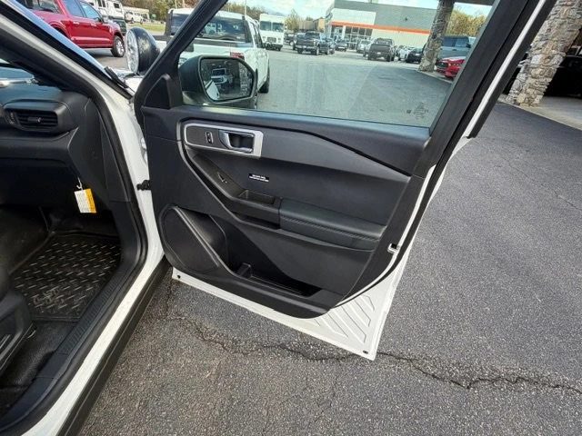 2025 Ford Explorer 6th Gen - Image 7 of 12