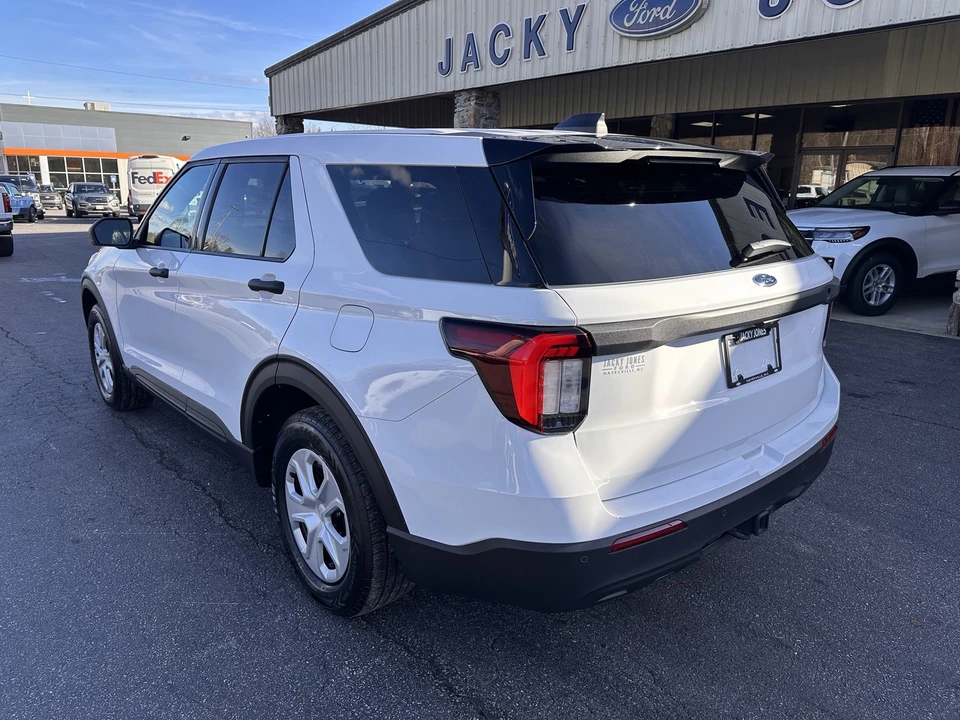 2025 Ford Explorer 6th Gen - Image 7 of 28