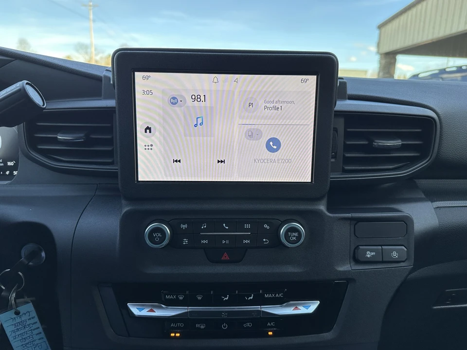 2025 Ford Explorer 6th Gen - Image 24 of 28