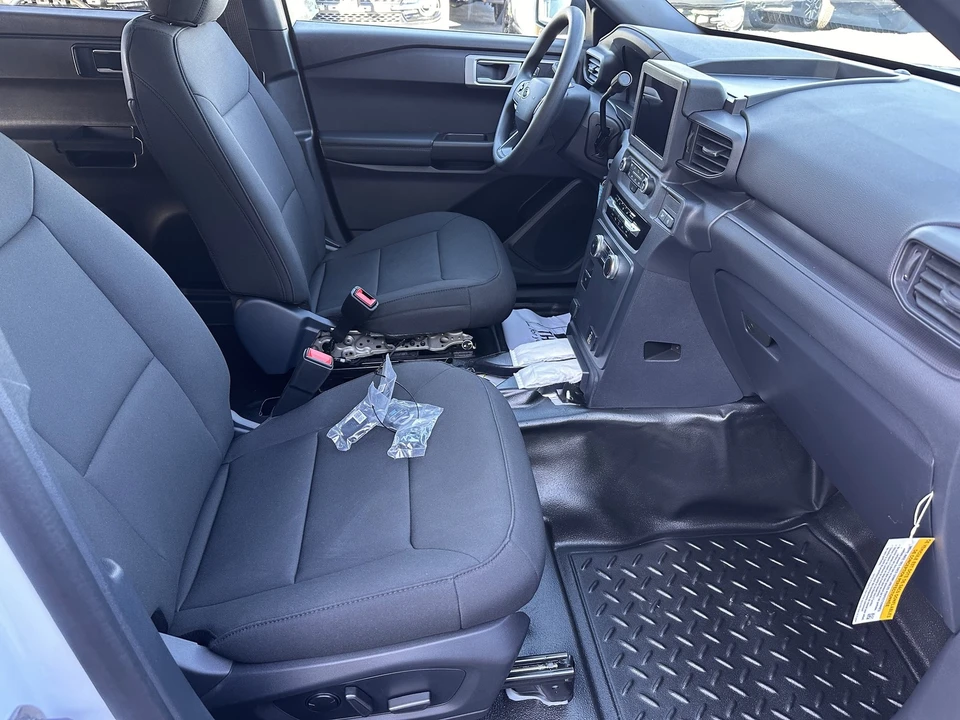 2025 Ford Explorer 6th Gen - Image 13 of 28