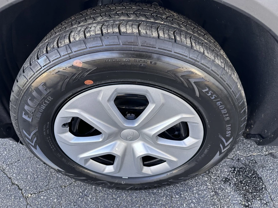 2025 Ford Explorer 6th Gen - Image 27 of 28