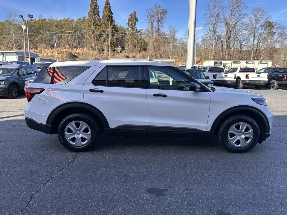 2025 Ford Explorer 6th Gen - Image 4 of 28