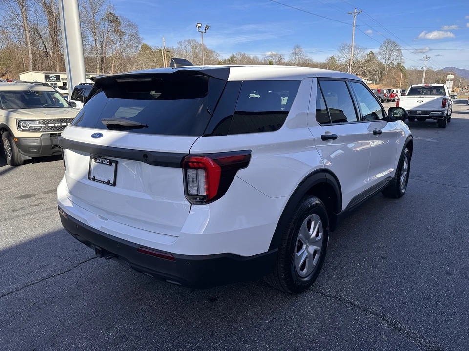 2025 Ford Explorer 6th Gen - Image 5 of 28