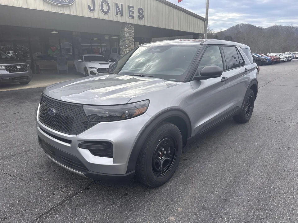 2025 Ford Explorer 6th Gen - Image 2 of 12