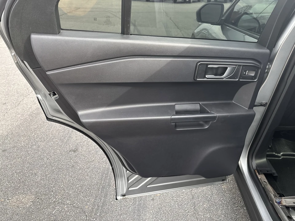 2025 Ford Explorer 6th Gen - Image 11 of 12