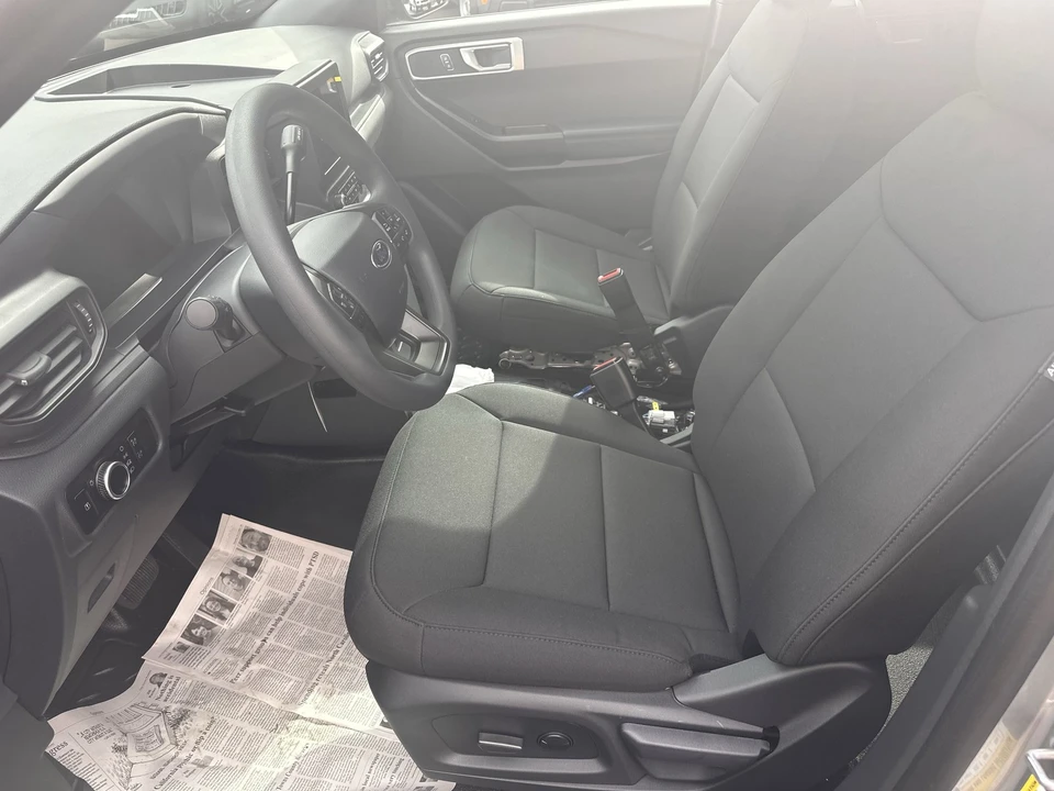 2025 Ford Explorer 6th Gen - Image 10 of 12