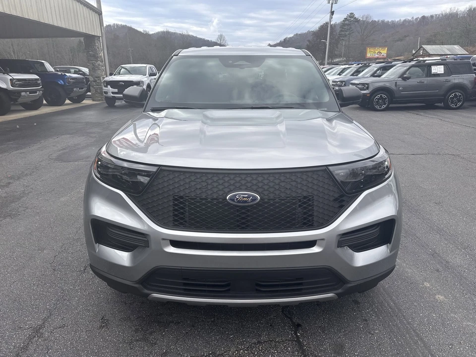 2025 Ford Explorer 6th Gen - Image 3 of 12