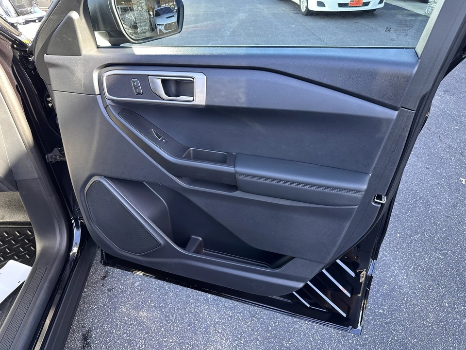 2025 Ford Explorer 6th Gen - Image 12 of 12