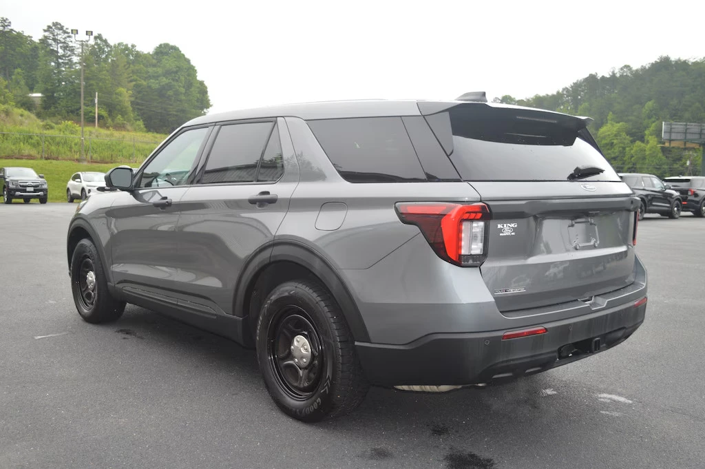 2025 Ford Explorer 6th Gen - Image 7 of 23