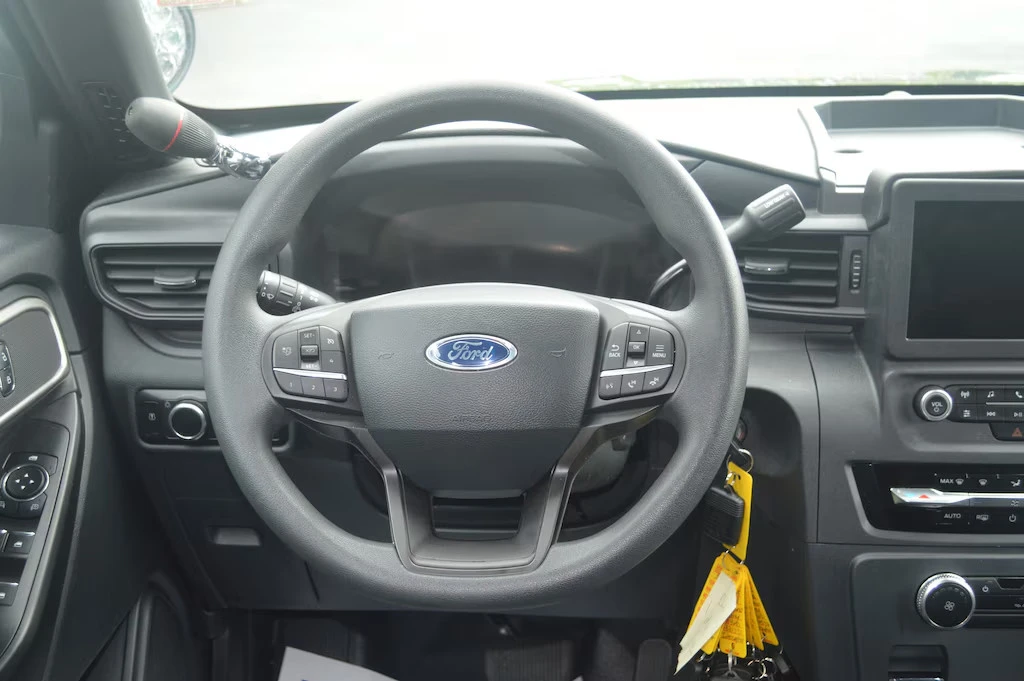 2025 Ford Explorer 6th Gen - Image 12 of 23