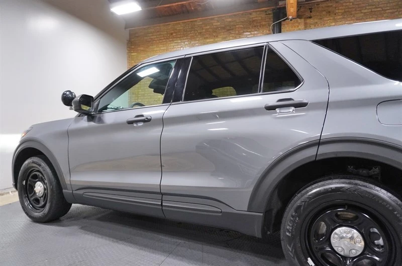 2025 Ford Explorer 6th Gen - Image 18 of 21