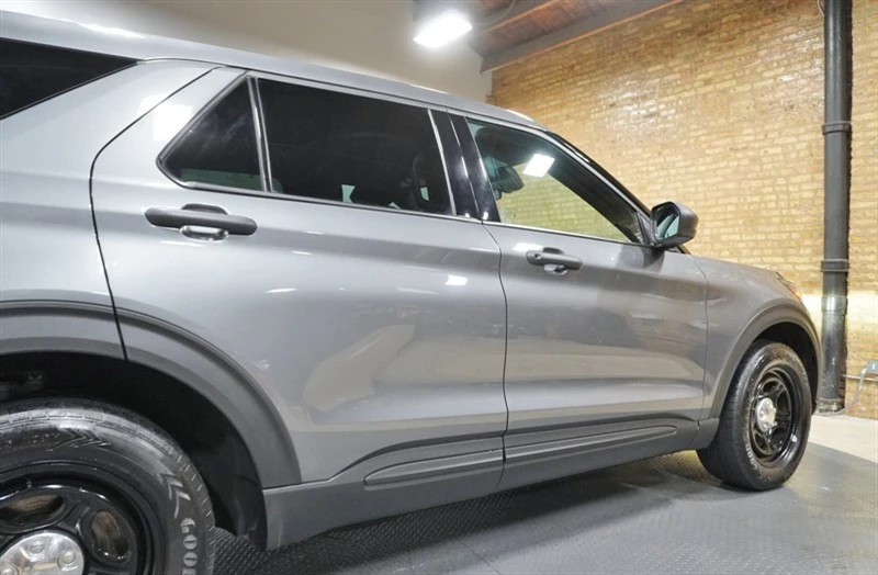2025 Ford Explorer 6th Gen - Image 13 of 21