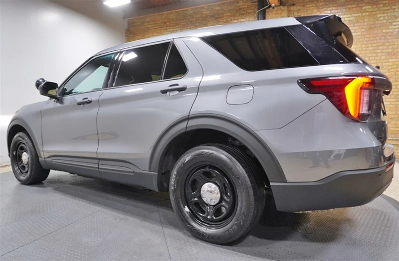2025 Ford Explorer 6th Gen - Image 17 of 21