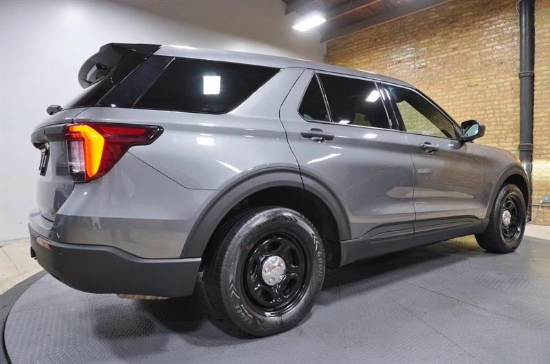 2025 Ford Explorer 6th Gen - Image 12 of 21