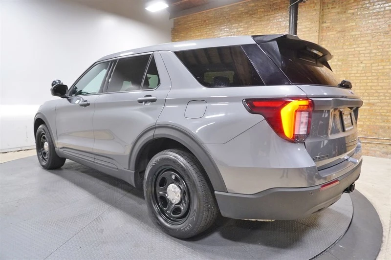 2025 Ford Explorer 6th Gen - Image 15 of 21