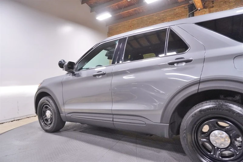 2025 Ford Explorer 6th Gen - Image 18 of 21