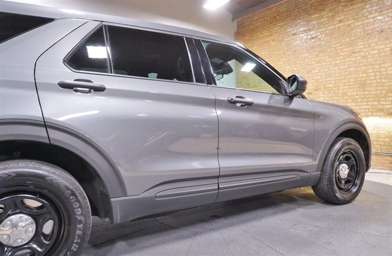 2025 Ford Explorer 6th Gen - Image 13 of 21