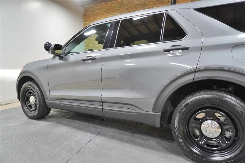 2025 Ford Explorer 6th Gen - Image 18 of 21