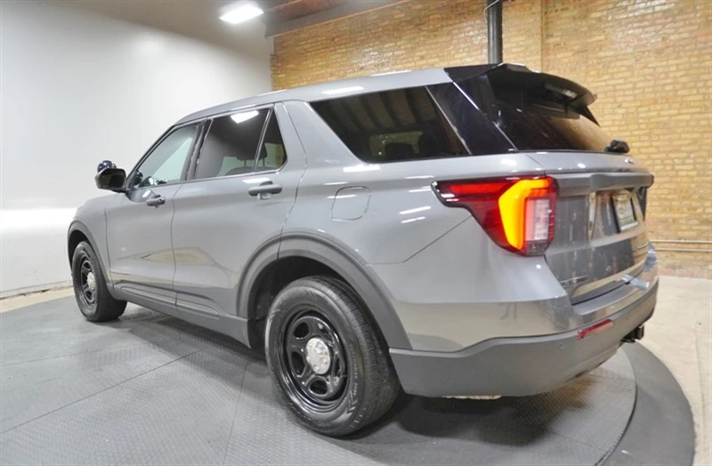 2025 Ford Explorer 6th Gen - Image 15 of 21