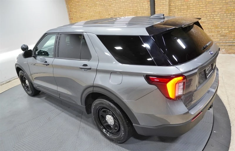 2025 Ford Explorer 6th Gen - Image 17 of 21