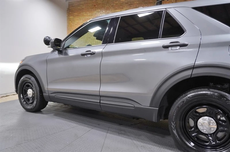 2025 Ford Explorer 6th Gen - Image 19 of 21