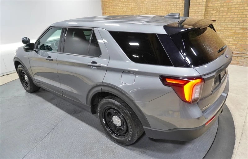 2025 Ford Explorer 6th Gen - Image 16 of 21