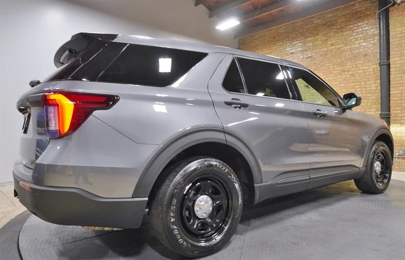 2025 Ford Explorer 6th Gen - Image 12 of 21