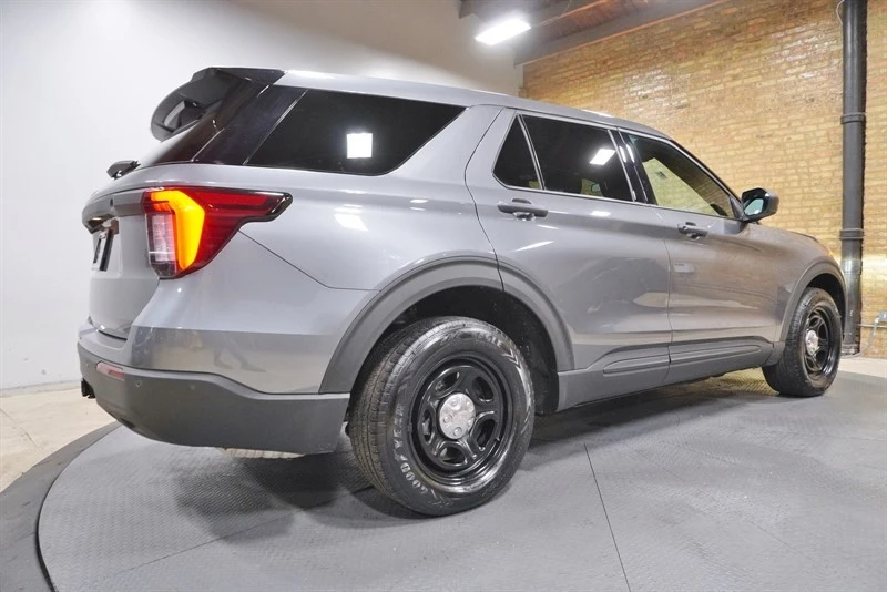 2025 Ford Explorer 6th Gen - Image 12 of 21