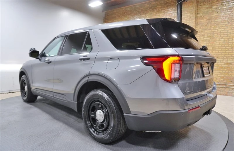 2025 Ford Explorer 6th Gen - Image 15 of 21