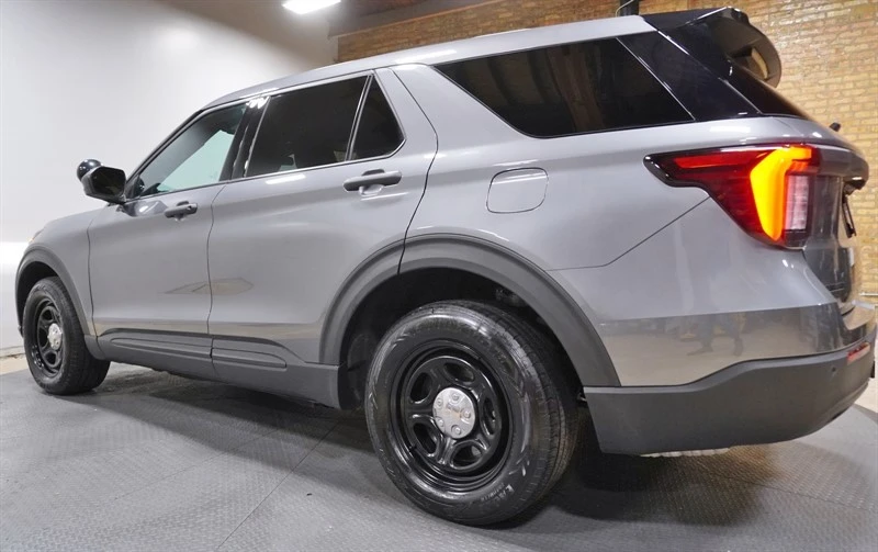 2025 Ford Explorer 6th Gen - Image 17 of 21