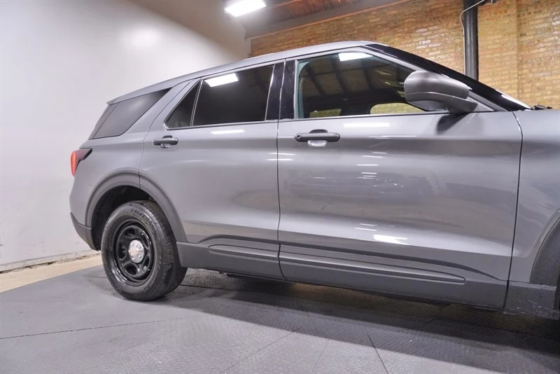 2025 Ford Explorer 6th Gen - Image 9 of 21