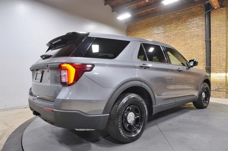 2025 Ford Explorer 6th Gen - Image 10 of 21
