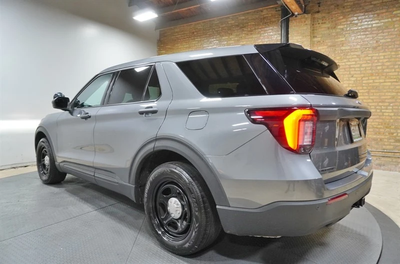 2025 Ford Explorer 6th Gen - Image 15 of 21