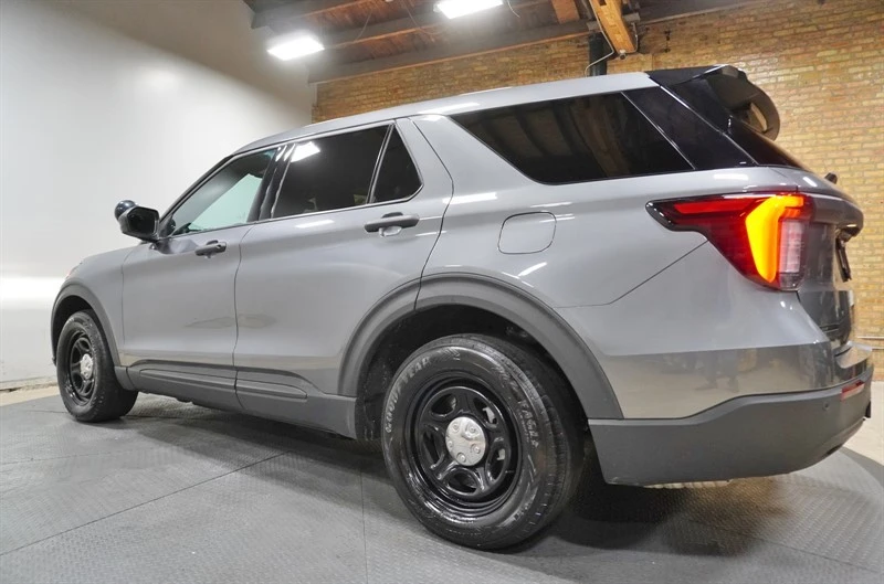 2025 Ford Explorer 6th Gen - Image 17 of 21