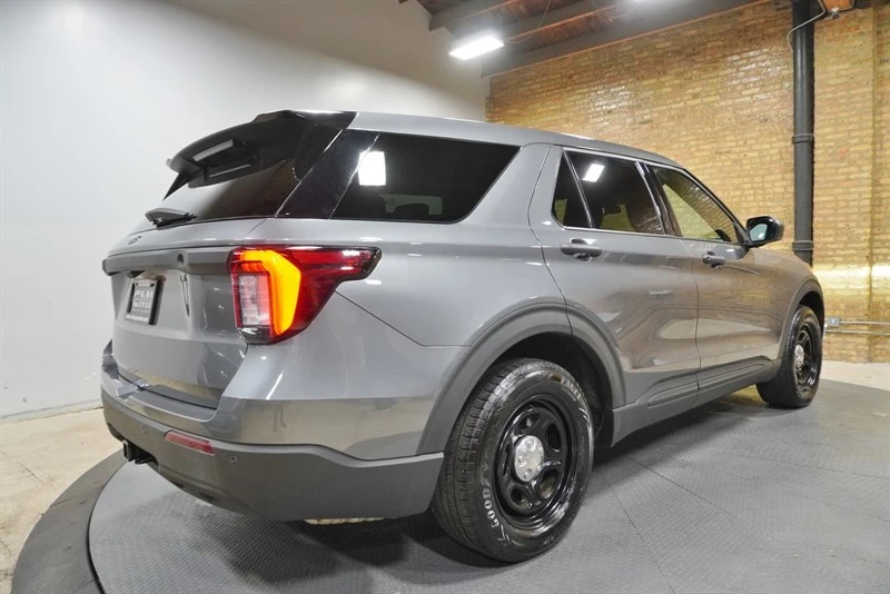 2025 Ford Explorer 6th Gen - Image 10 of 21